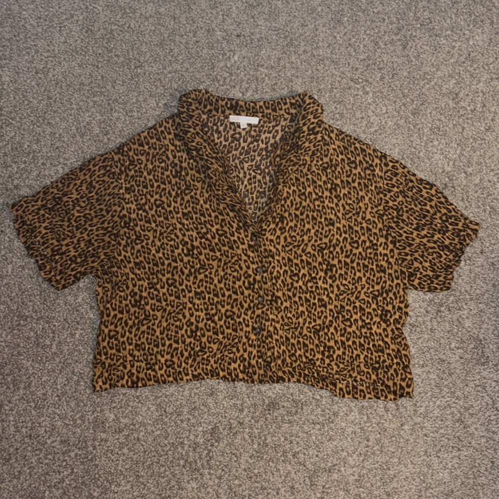 Gently Used Gianni Bini Leopard Print Top